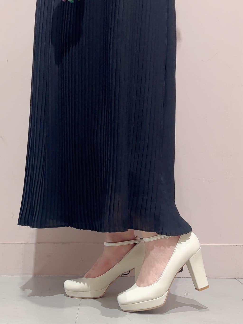 りえさんの「ESPERANZA｜3WAYチャンキーヒールパンプス」を使ったコーディネート