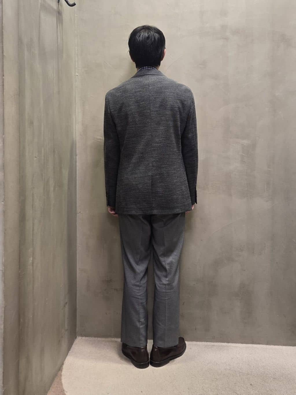白木駆さんの「TAKEO KIKUCHI｜【Made in JAPAN】TANGOストライプ ネクタイ」を使ったコーディネート