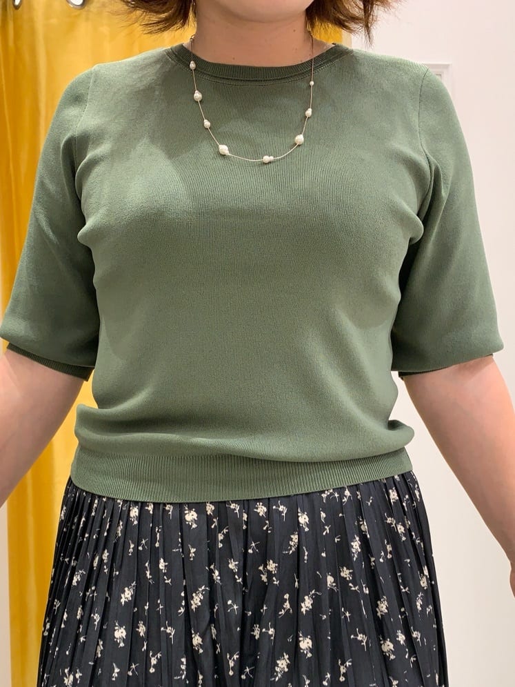みいちゃんさんの「grove｜【ふわっと心地よい足入れ】やわここち(R)Vカットパンプス」を使ったコーディネート