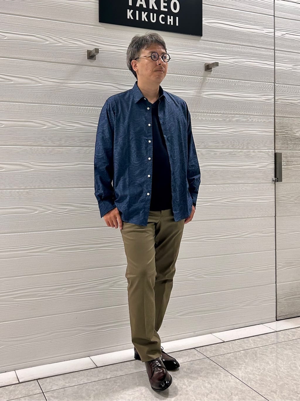すーさんの「TAKEO KIKUCHI｜【オフィスカジュアル対応】ドレス チノパンツ」を使ったコーディネート
