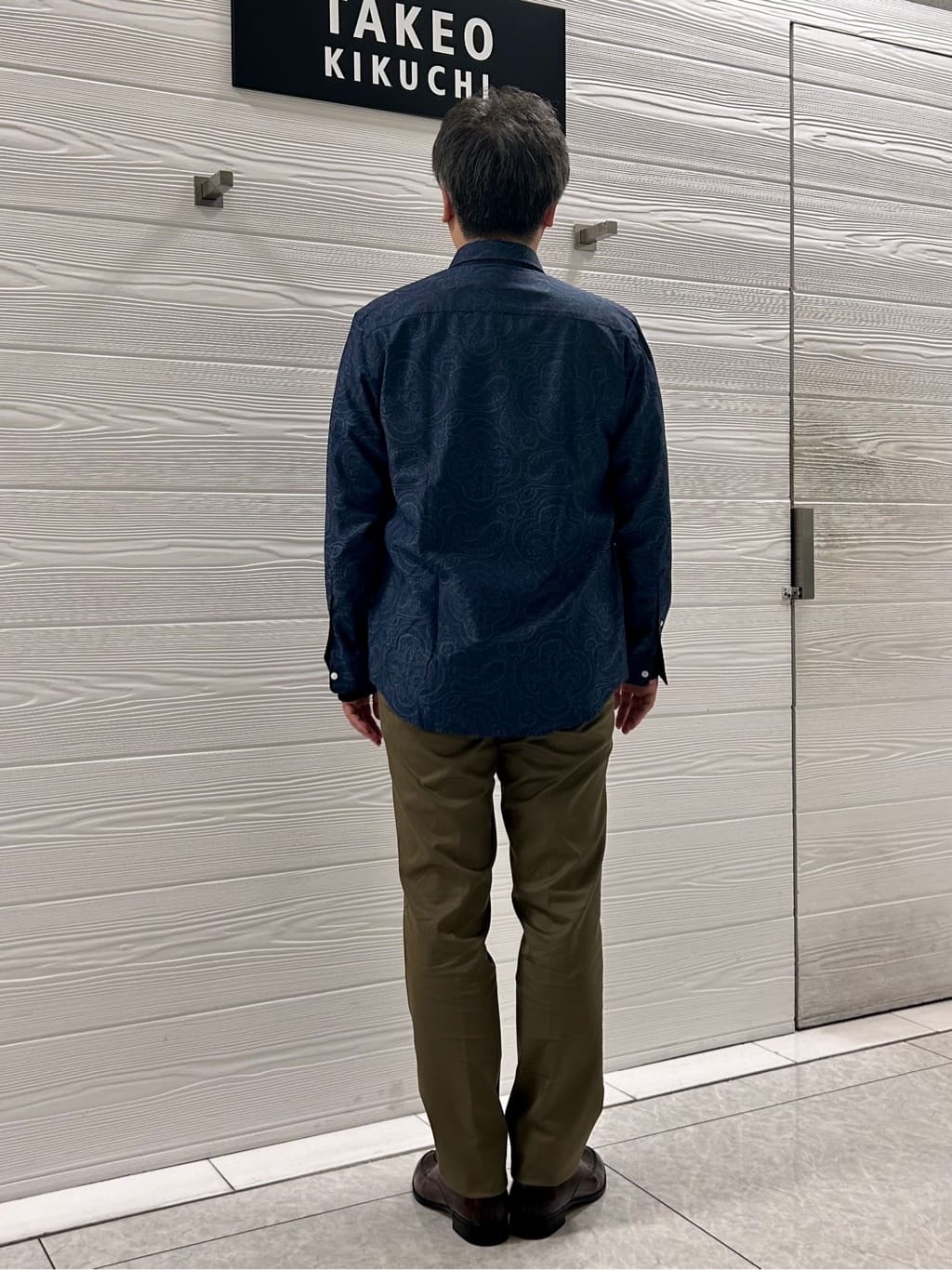 すーさんの「TAKEO KIKUCHI｜【オフィスカジュアル対応】ドレス チノパンツ」を使ったコーディネート