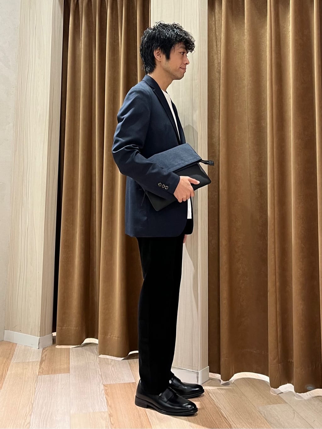 URAさんの「TAKEO KIKUCHI｜【Sサイズ～】ストレッチ デニム パンツ」を使ったコーディネート
