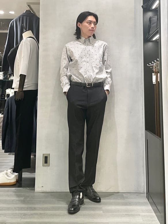 Tightさんの「TAKEO KIKUCHI｜ハットモチーフ ジャカード ストライプ シャツ」を使ったコーディネート