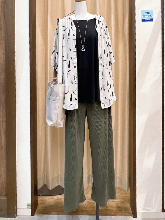 Yossyさんの「SHOO･LA･RUE｜」を使ったコーディネート