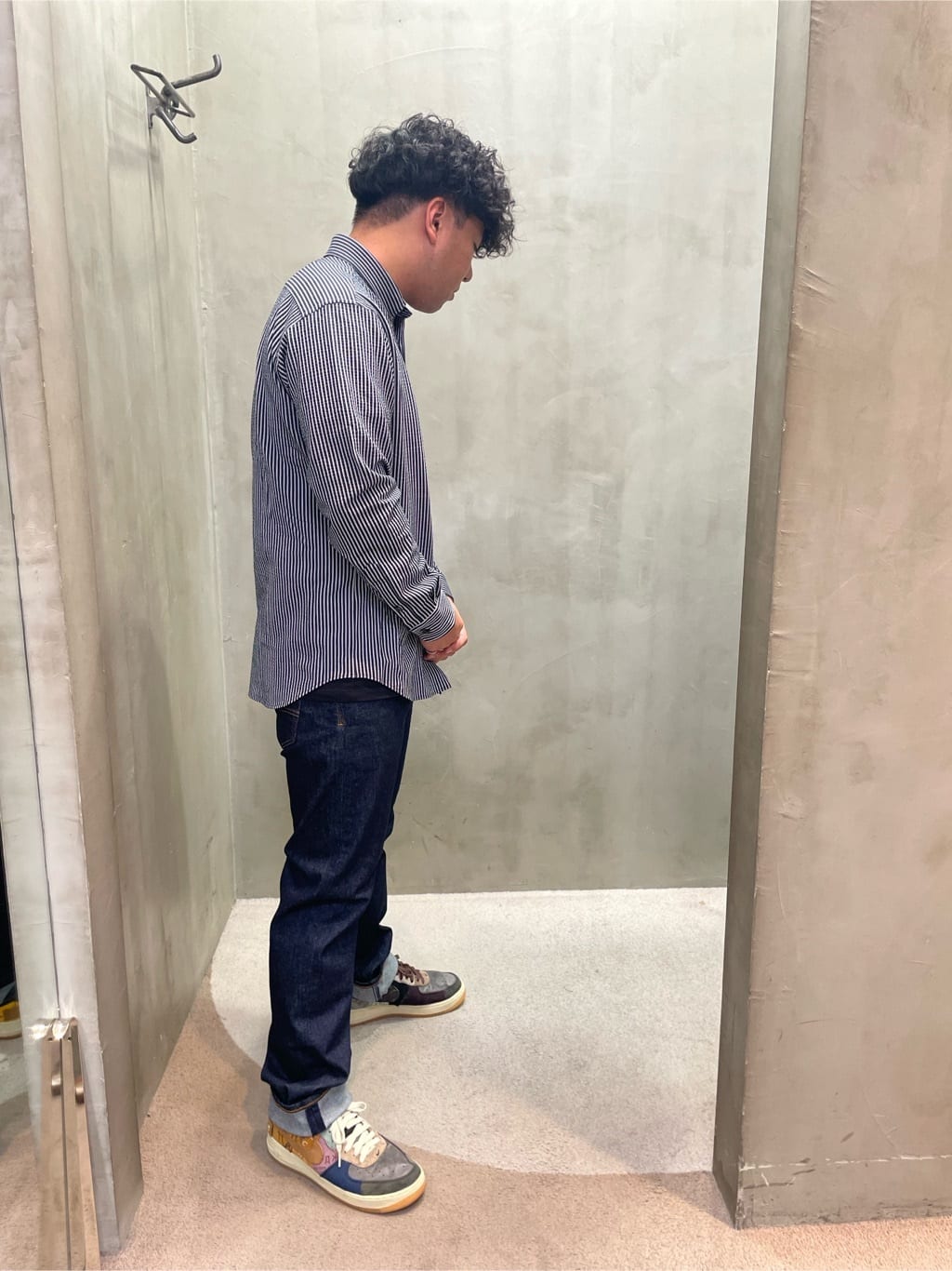 南薗大地さんの「TAKEO KIKUCHI｜【抗菌防臭/シーズンレス】シアサッカー ジャージシャツ」を使ったコーディネート