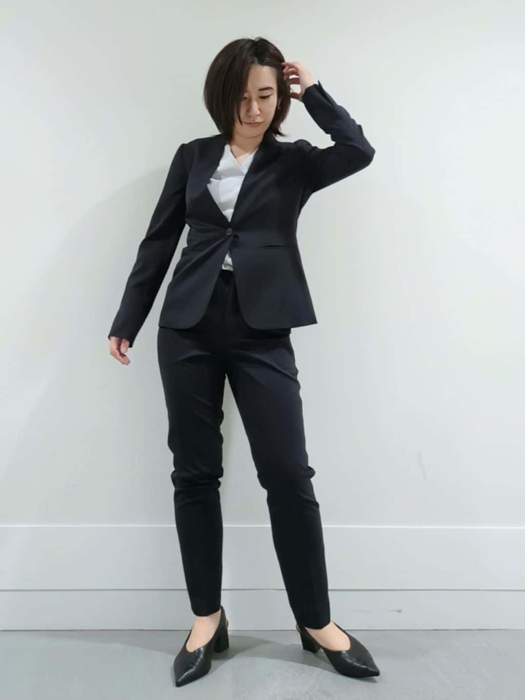 ミズタさんの「UNTITLED｜【洗える通勤スーツ】レジェールギャバ　ストレッチカラーレスジャケット」を使ったコーディネート