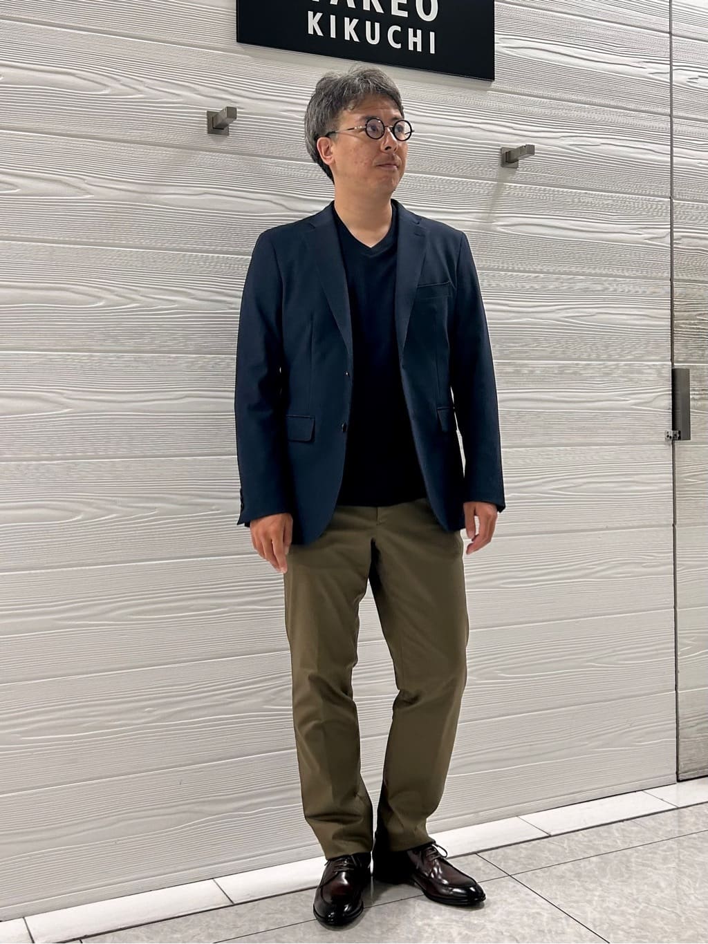 すーさんの「TAKEO KIKUCHI｜【オフィスカジュアル対応】ドレス チノパンツ」を使ったコーディネート
