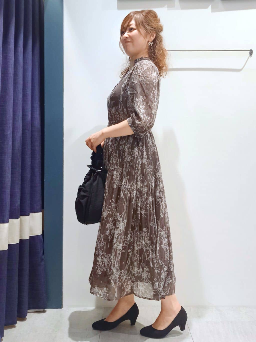 miiさんの「grove｜【ふわっと心地よい足入れ】やわここち(R)Vカットパンプス」を使ったコーディネート