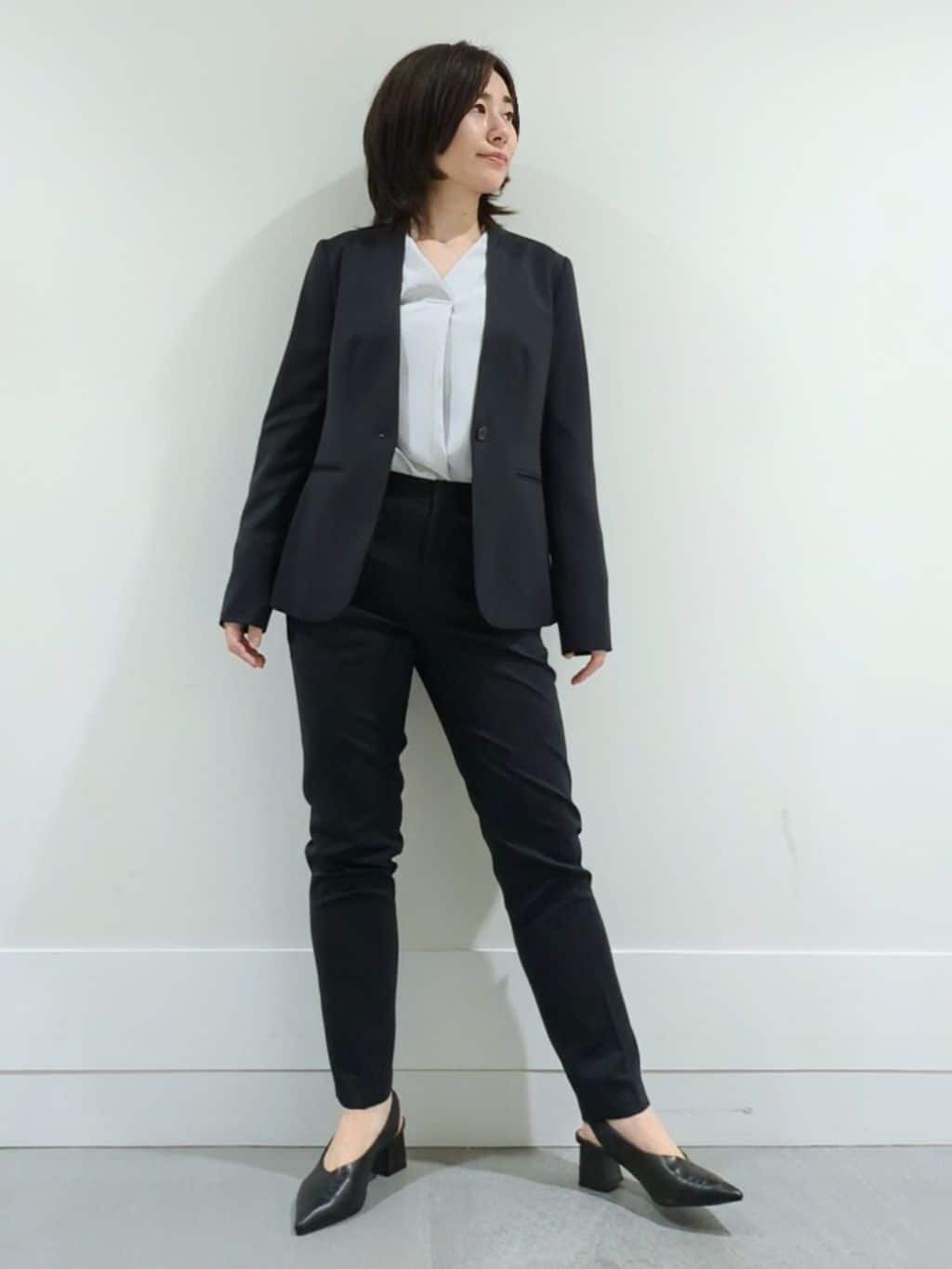 ミズタさんの「UNTITLED｜【洗える通勤スーツ】レジェールギャバ　ストレッチカラーレスジャケット」を使ったコーディネート