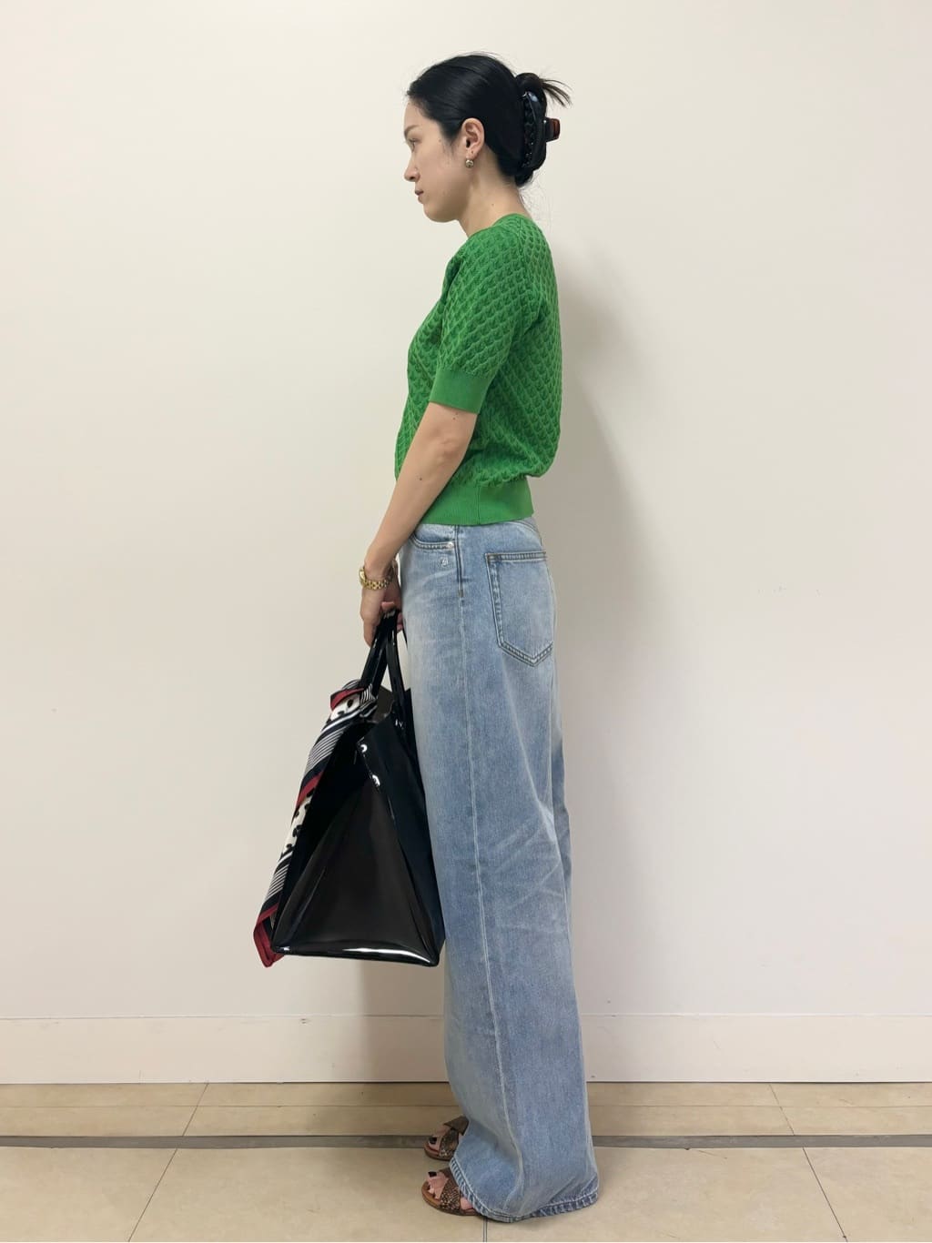 YOKOTAさんの「DRESSTERIOR｜ヴィンテージ加工ワイドデニムパンツ」を使ったコーディネート