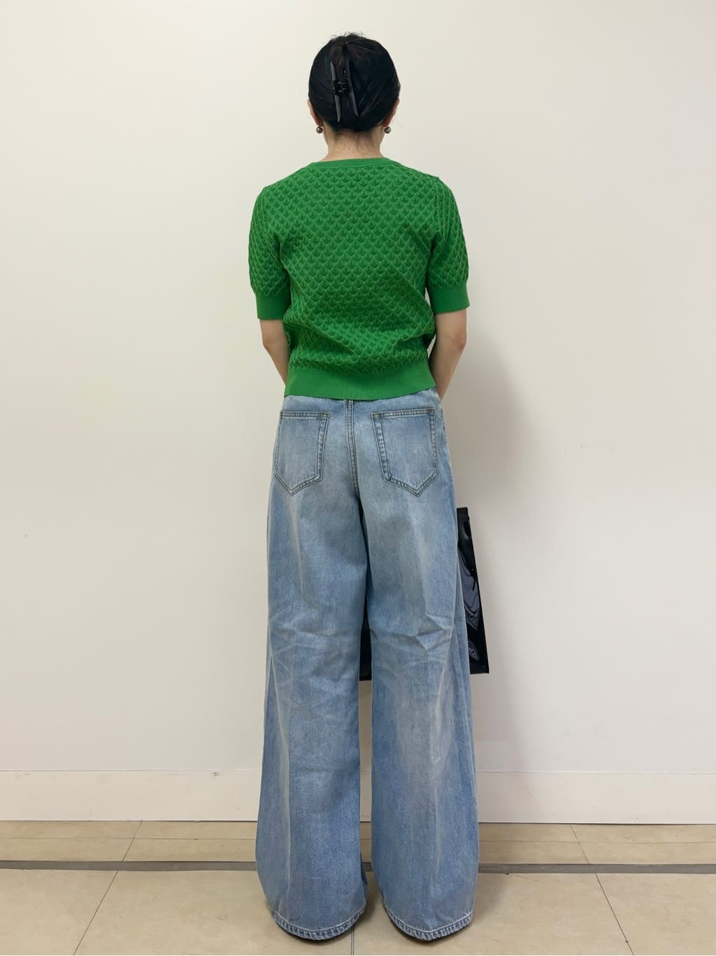YOKOTAさんの「DRESSTERIOR｜ヴィンテージ加工ワイドデニムパンツ」を使ったコーディネート