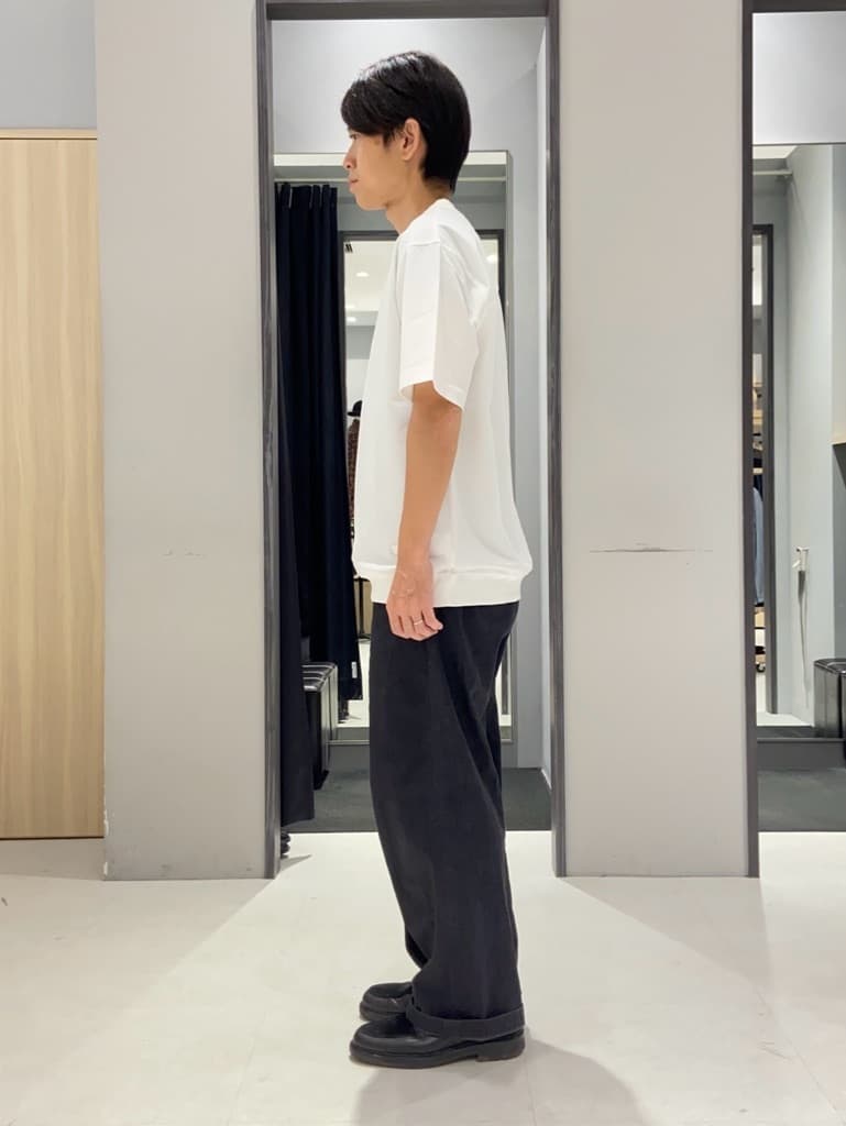 わいずみさんの「TAKEO KIKUCHI｜【抗菌防臭／5サイズ展開】ハイゲージポンチ Tシャツ」を使ったコーディネート