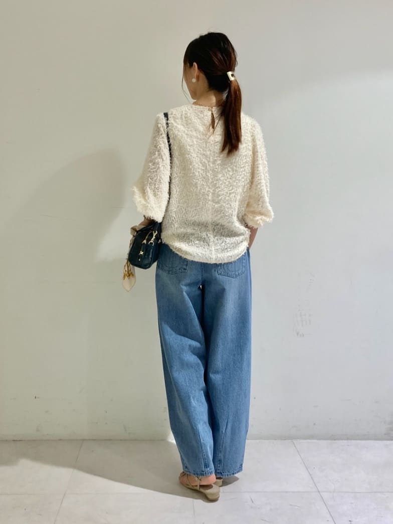 erikoさんの「UNTITLED｜【手洗い／58cm正方形】ベルトプリントスカーフ」を使ったコーディネート
