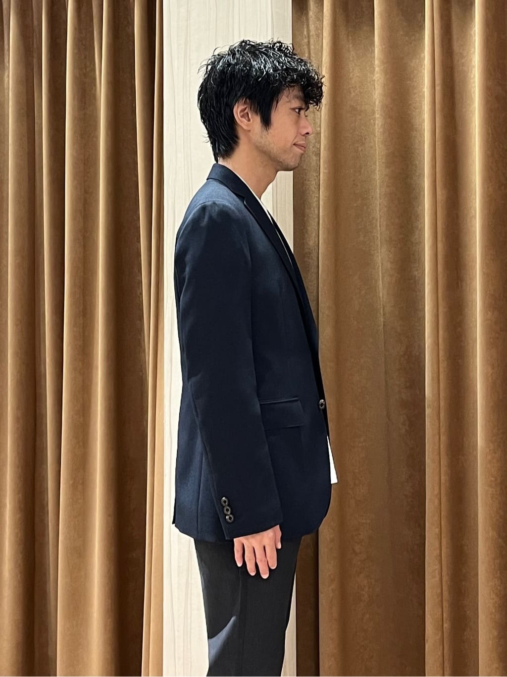 URAさんの「TAKEO KIKUCHI｜【全7サイズ&times;8色展開！】トップマルチヘリンボン パンツ」を使ったコーディネート