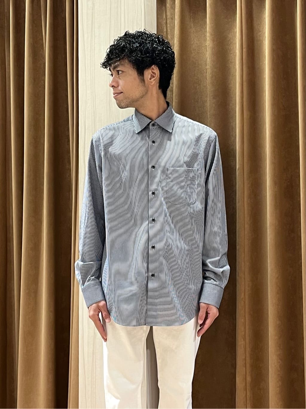 URAさんの「TAKEO KIKUCHI｜【Sサイズ～】ストレッチ デニム パンツ」を使ったコーディネート