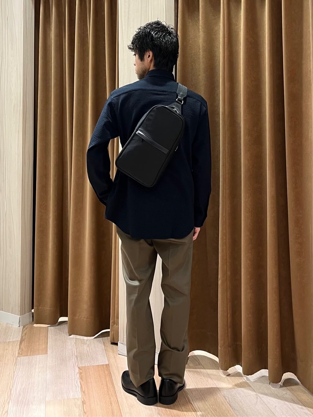 URAさんの「TAKEO KIKUCHI｜【抗菌防臭/シーズンレス】シアサッカー ジャージシャツ」を使ったコーディネート
