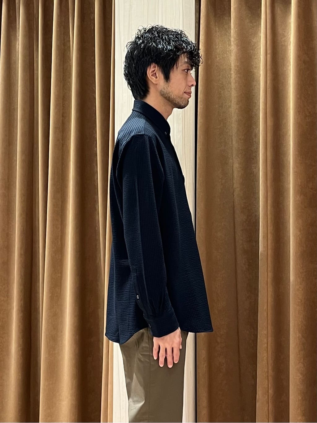 URAさんの「TAKEO KIKUCHI｜【抗菌防臭/シーズンレス】シアサッカー ジャージシャツ」を使ったコーディネート