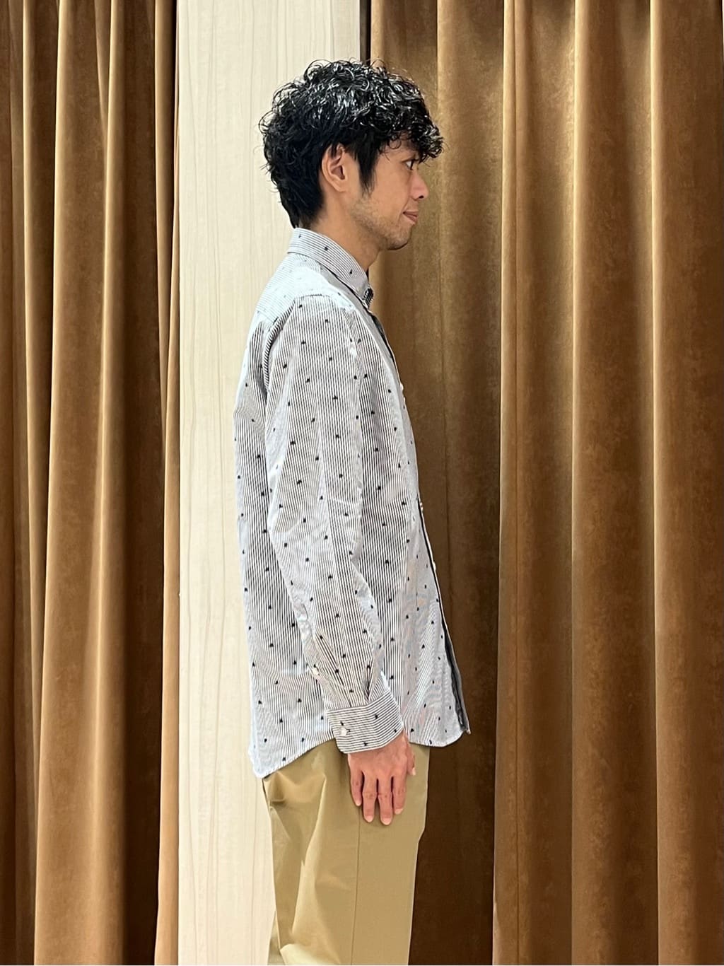 URAさんの「TAKEO KIKUCHI｜ハットモチーフ ジャカード ストライプ シャツ」を使ったコーディネート