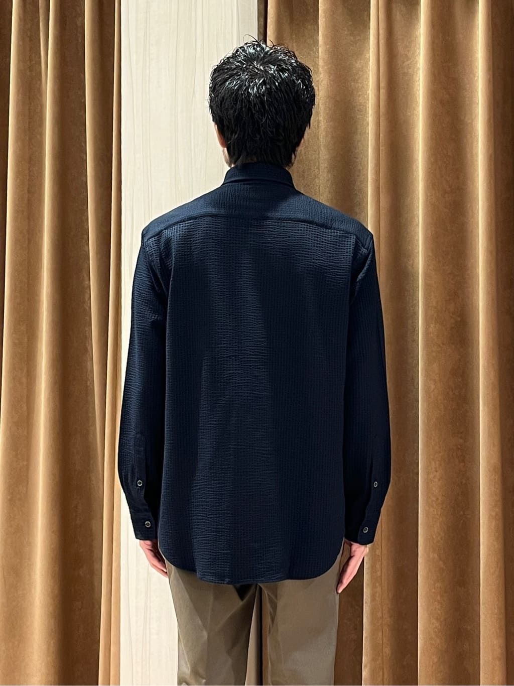 URAさんの「TAKEO KIKUCHI｜【抗菌防臭/シーズンレス】シアサッカー ジャージシャツ」を使ったコーディネート