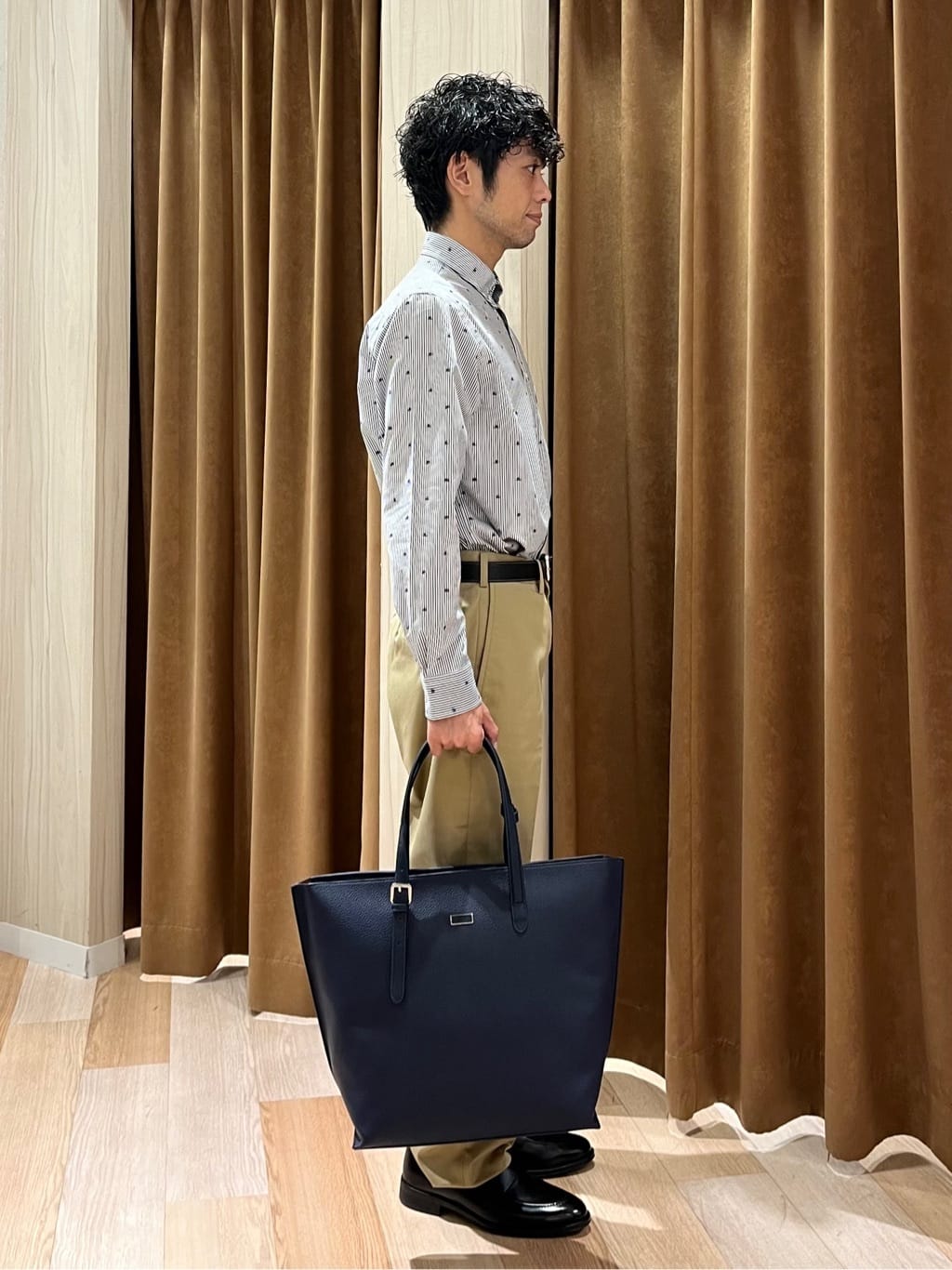 URAさんの「TAKEO KIKUCHI｜ハットモチーフ ジャカード ストライプ シャツ」を使ったコーディネート