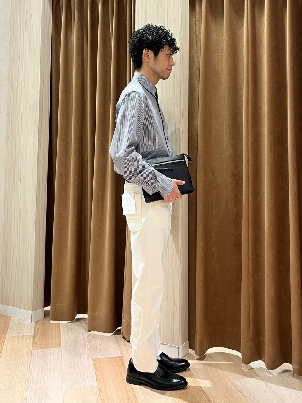 URAさんの「TAKEO KIKUCHI｜【Sサイズ～】ストレッチ デニム パンツ」を使ったコーディネート