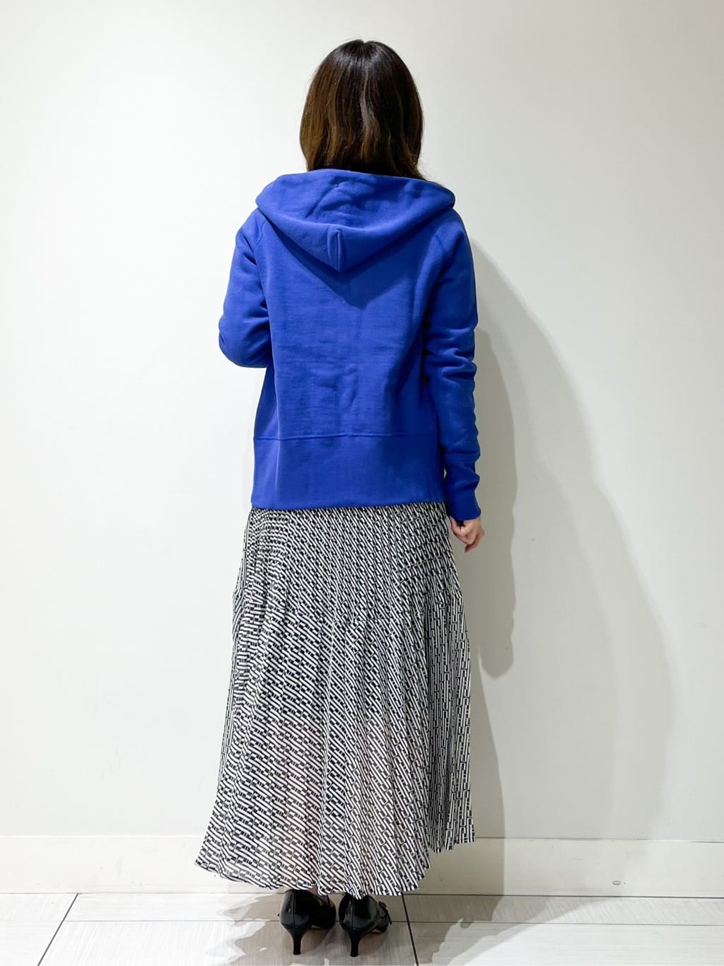 じゅんさんの「DRESSTERIOR｜デキシー吊裏毛ジップアップパーカ」を使ったコーディネート