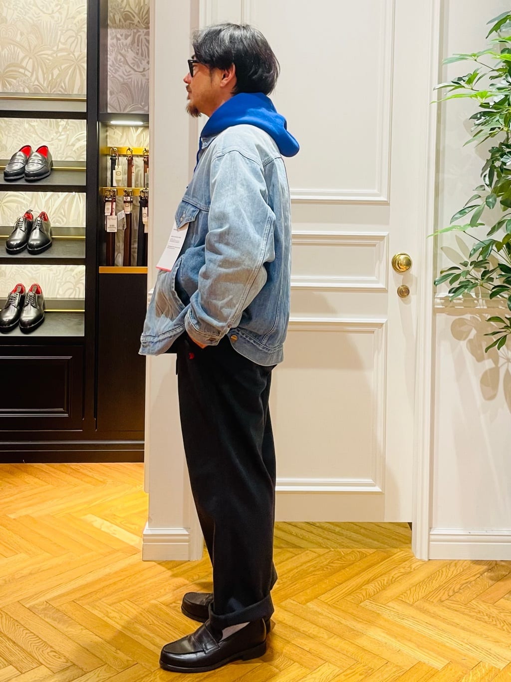 鶴田大士さんの「DRESSTERIOR｜【撥水加工/Safari5月号掲載】ローファー」を使ったコーディネート