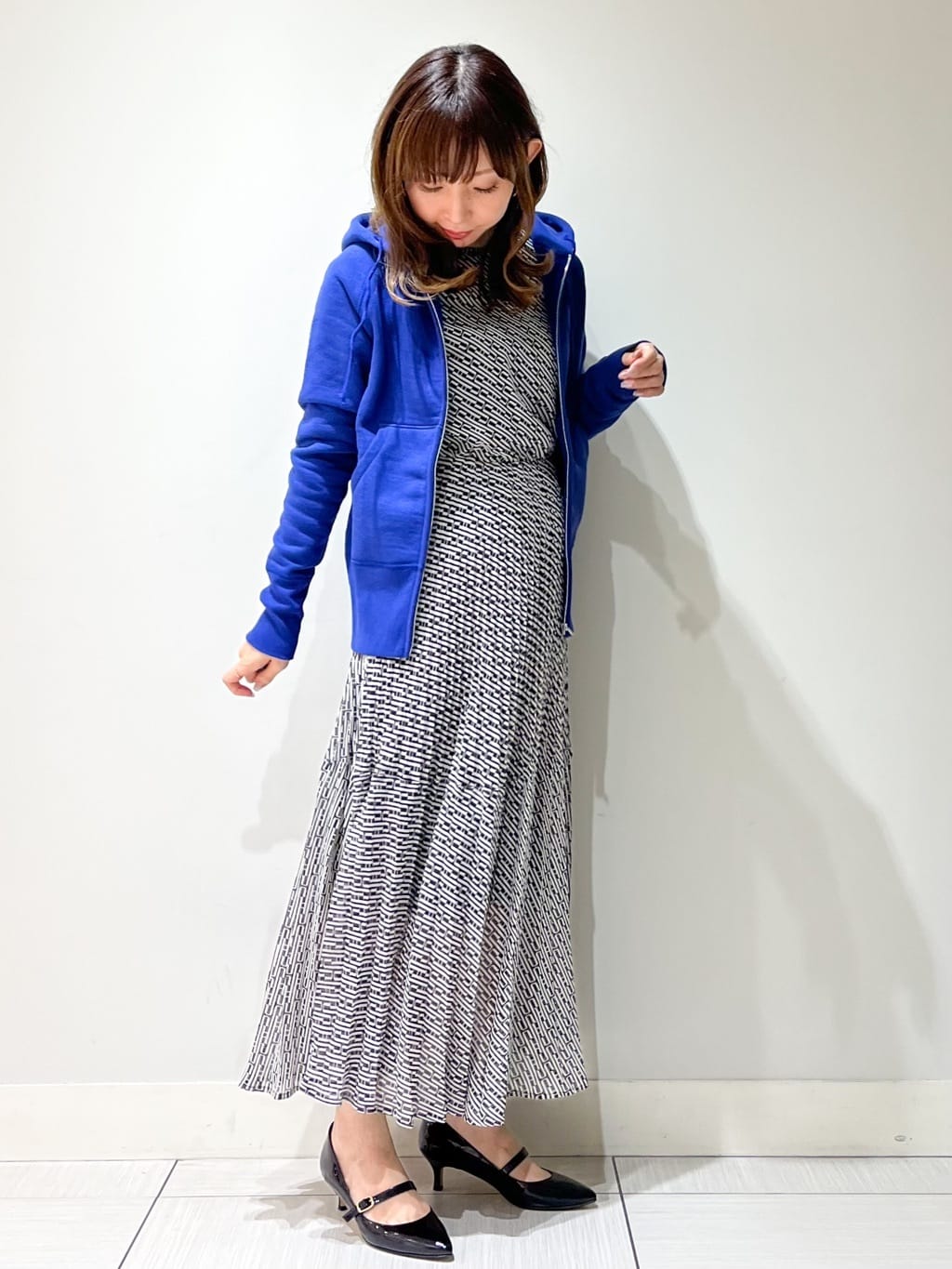 じゅんさんの「DRESSTERIOR｜デキシー吊裏毛ジップアップパーカ」を使ったコーディネート
