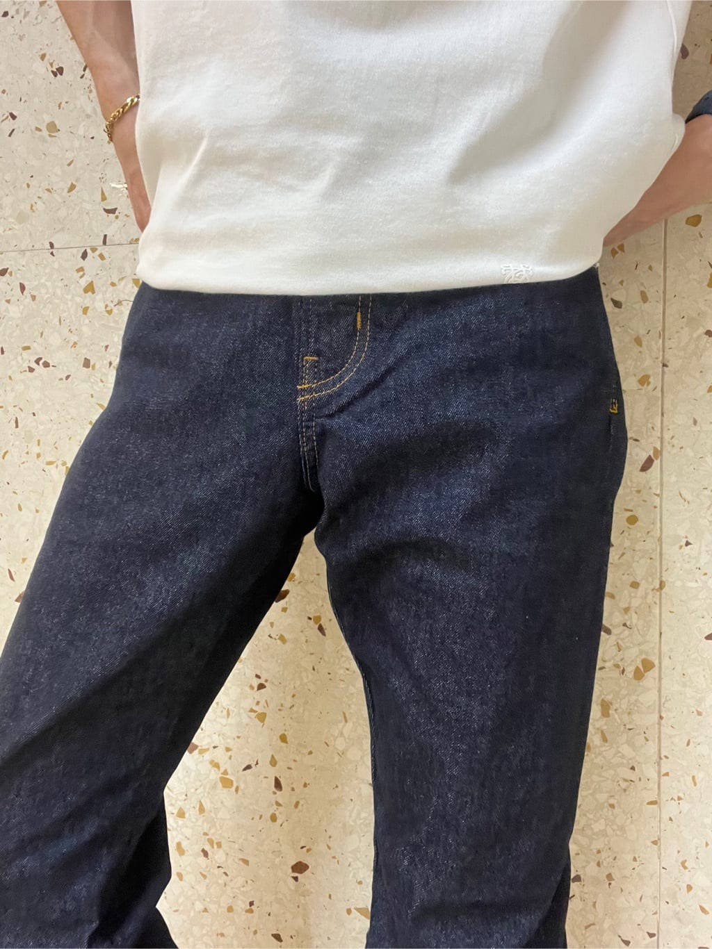 うっちーさんの「TAKEO KIKUCHI｜【モンスターストレッチ】日本製 ワンウォッシュ デニムパンツ」を使ったコーディネート