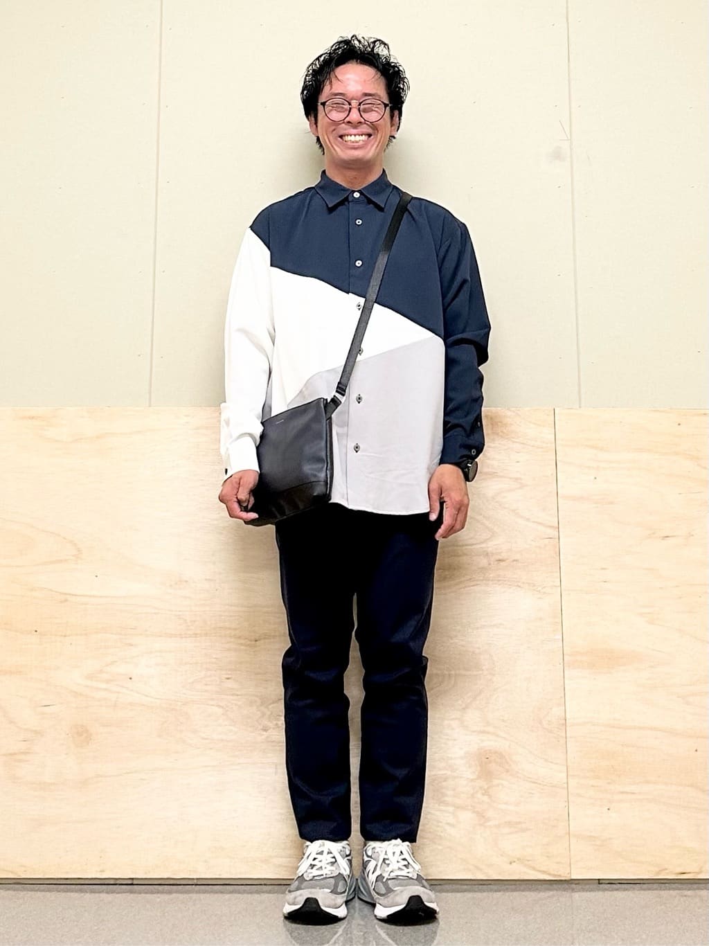 KENJI Iさんの「THE SHOP TK｜サフィアーノミニサコッシュ」を使ったコーディネート