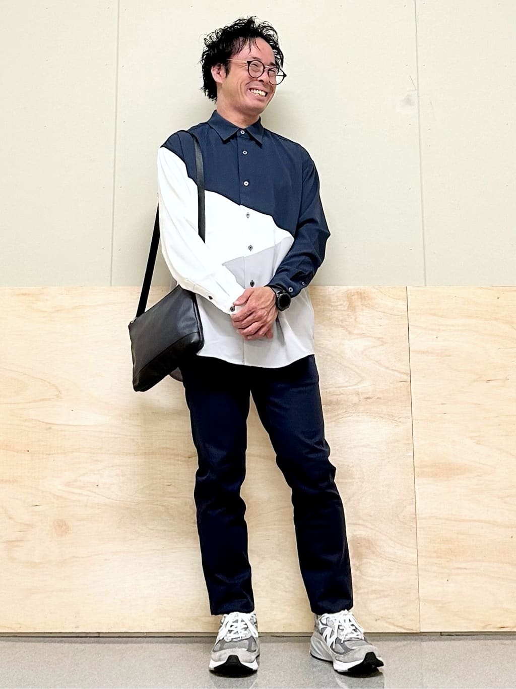 KENJI Iさんの「THE SHOP TK｜サフィアーノミニサコッシュ」を使ったコーディネート