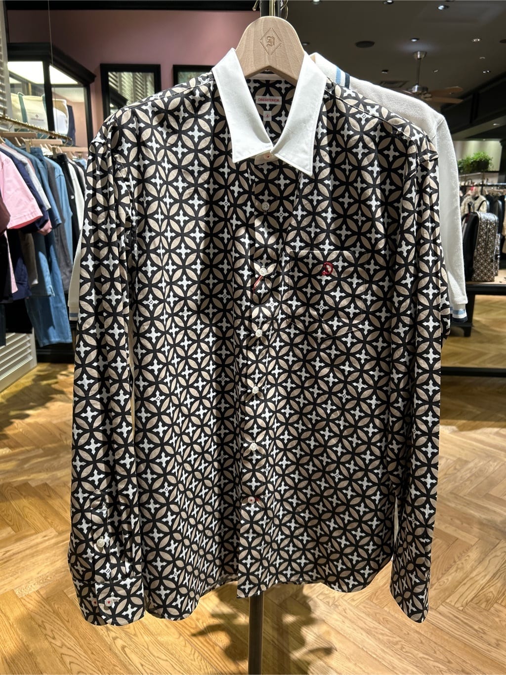 須田　慎二郎さんの「DRESSTERIOR｜」を使ったコーディネート