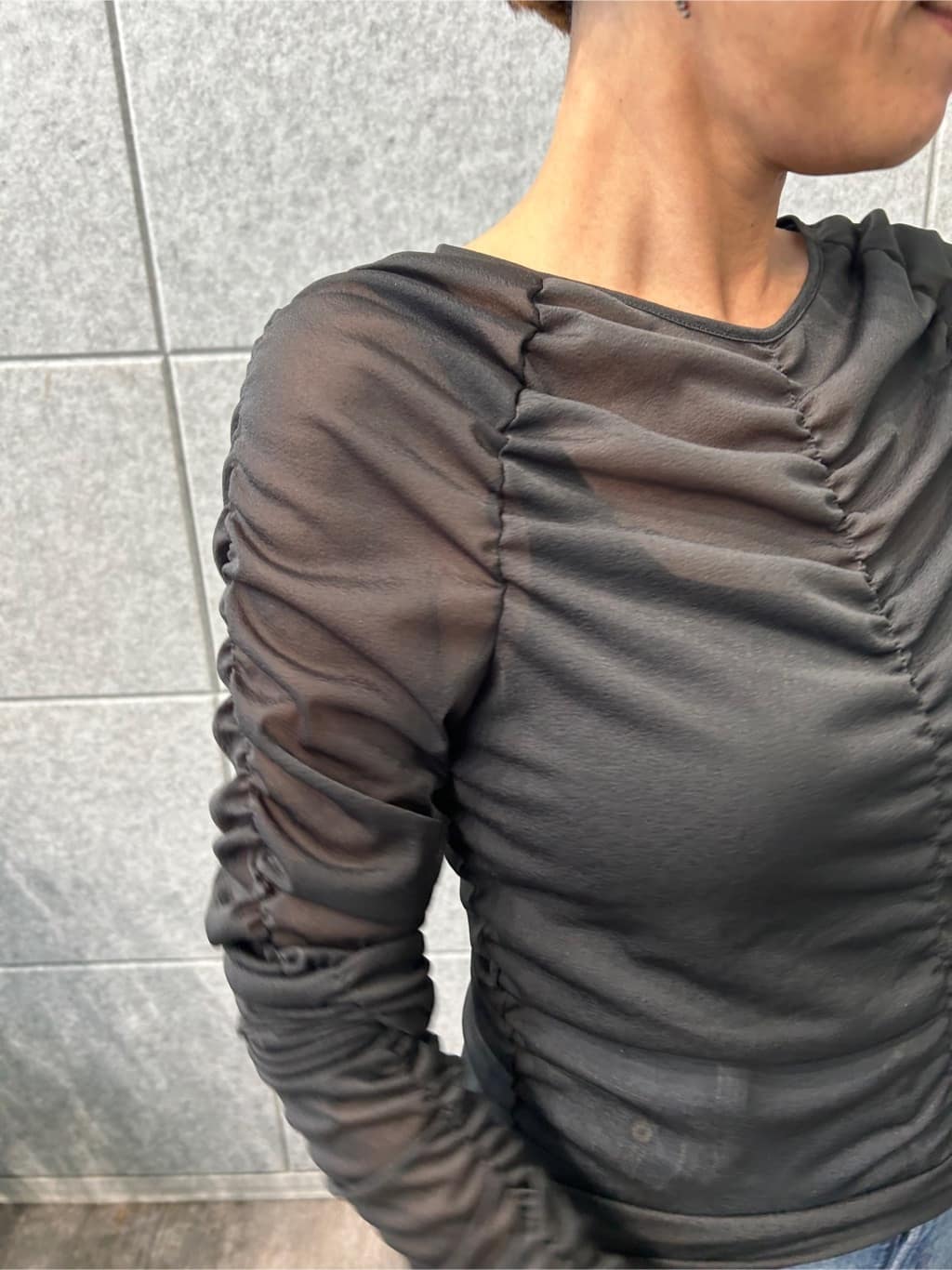 yukoさんの「CODE A｜sheer gathered jersey top」を使ったコーディネート