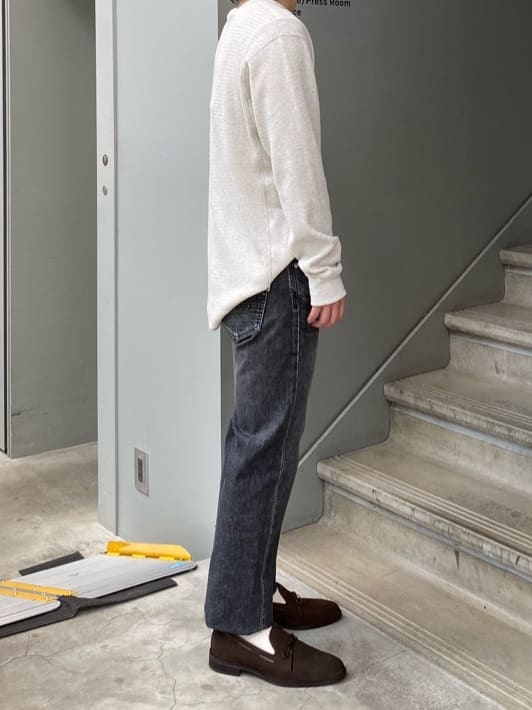 hazuさんの「TAKEO KIKUCHI｜【モンスターストレッチ】日本製 ウォッシュド デニムパンツ」を使ったコーディネート