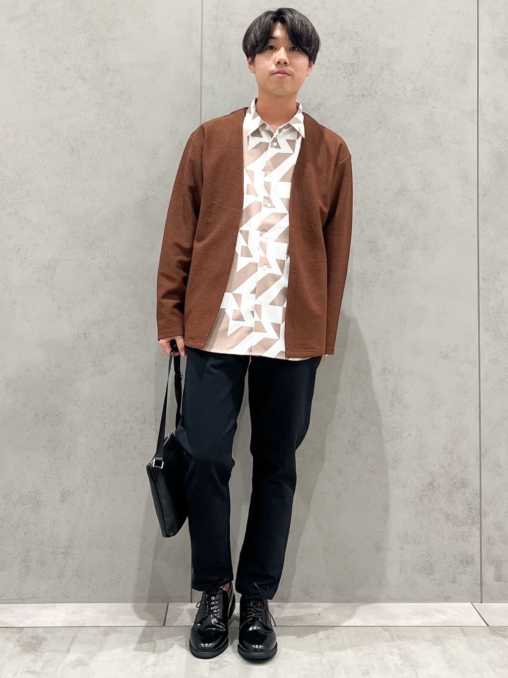 SHI-MAさんの「THE SHOP TK｜サフィアーノミニサコッシュ」を使ったコーディネート