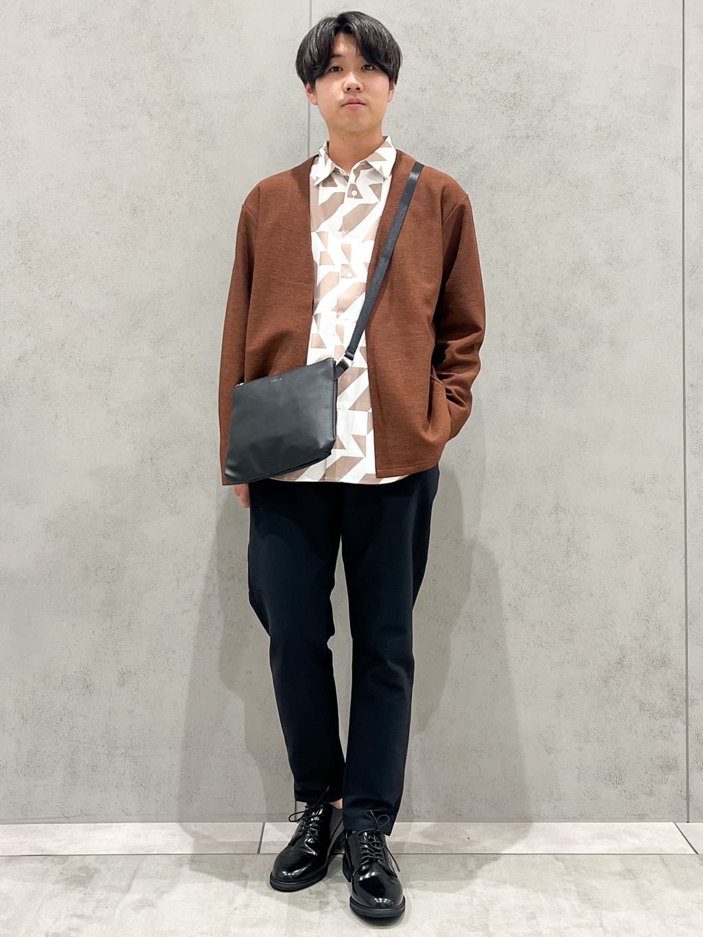 SHI-MAさんの「THE SHOP TK｜サフィアーノミニサコッシュ」を使ったコーディネート
