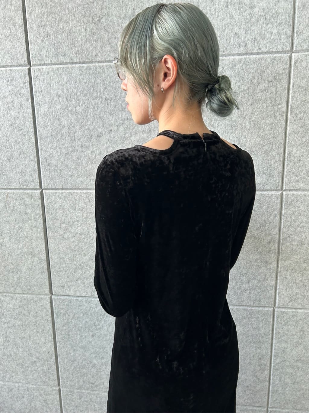 honoka Aさんの「CODE A｜【Re】neck point velour dress」を使ったコーディネート