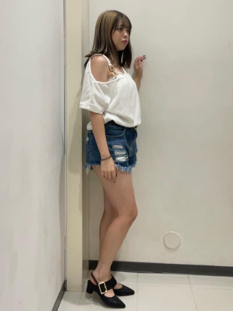 ひなさんの「ESPERANZA｜バックルベルトバックストラップパンプス」を使ったコーディネート