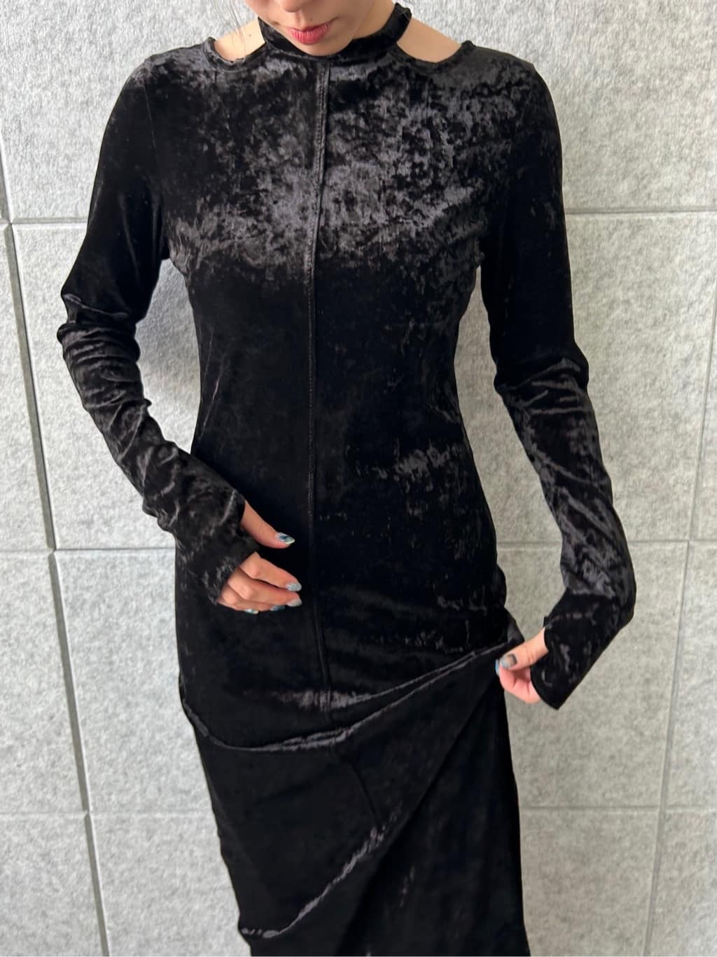 honoka Aさんの「CODE A｜【Re】neck point velour dress」を使ったコーディネート