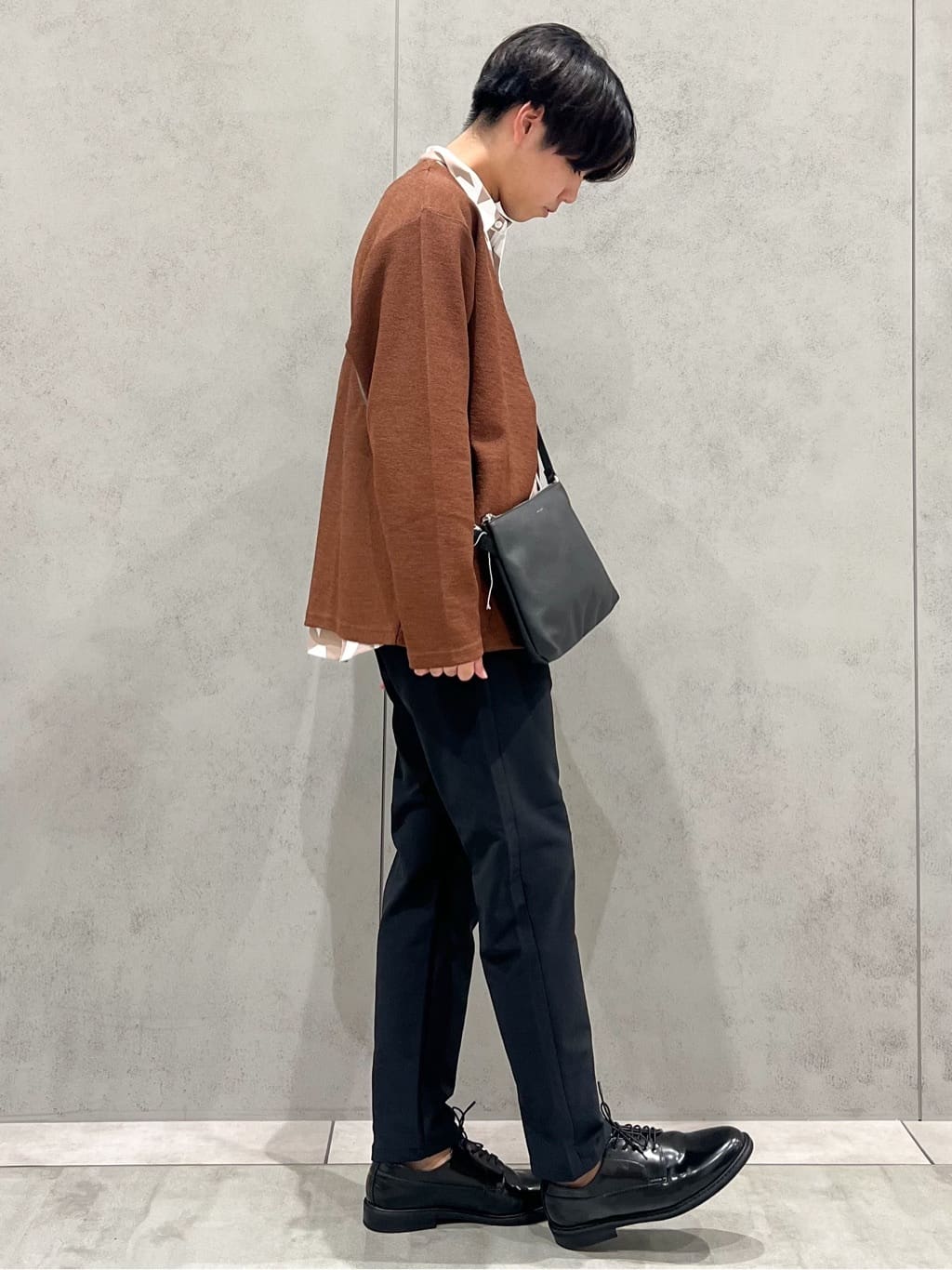 SHI-MAさんの「THE SHOP TK｜サフィアーノミニサコッシュ」を使ったコーディネート