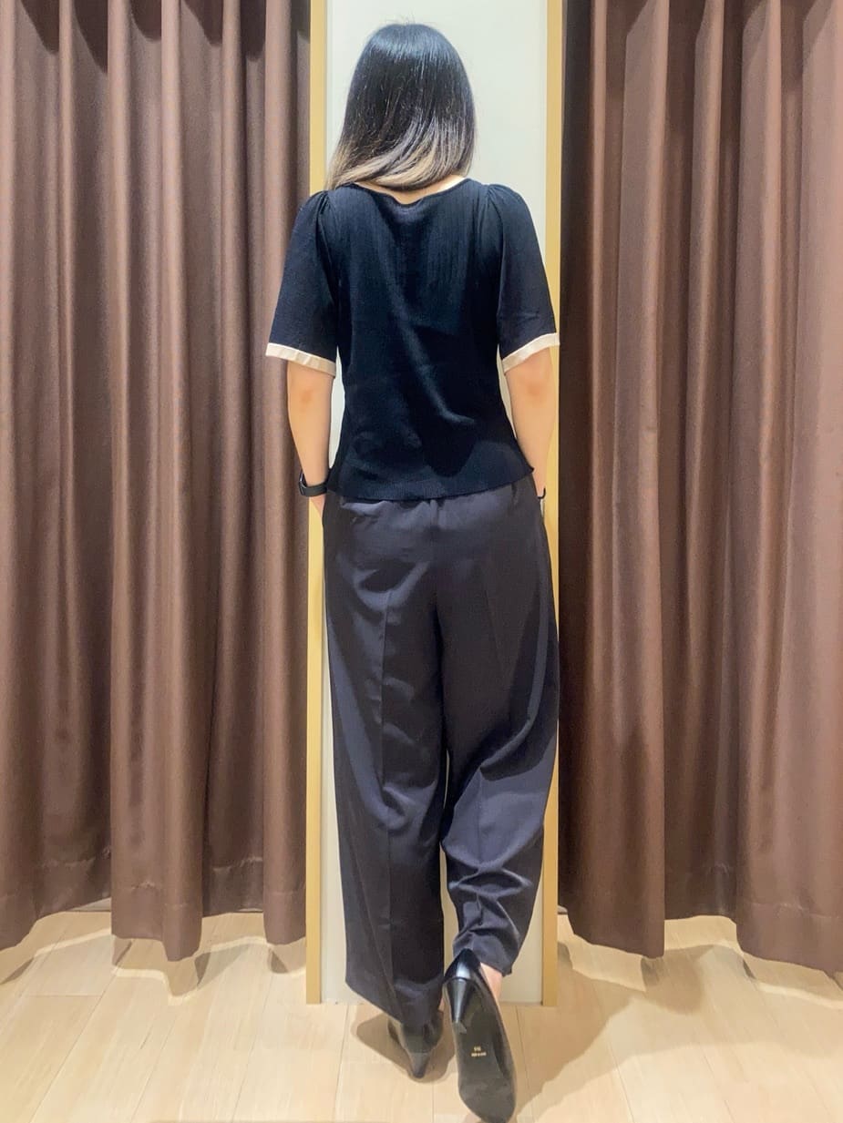 すーさんの「grove｜【ふわっと心地よい足入れ】やわここち(R)Vカットパンプス」を使ったコーディネート