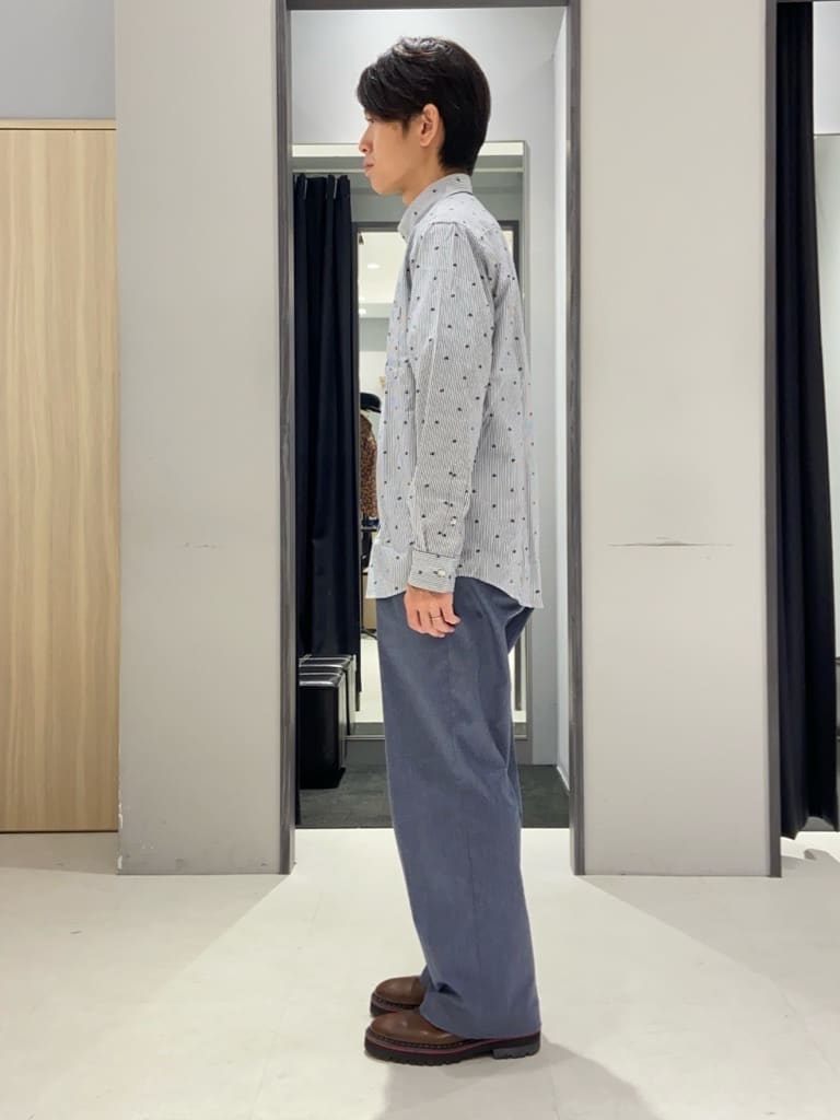 わいずみさんの「TAKEO KIKUCHI｜ハットモチーフ ジャカード ストライプ シャツ」を使ったコーディネート