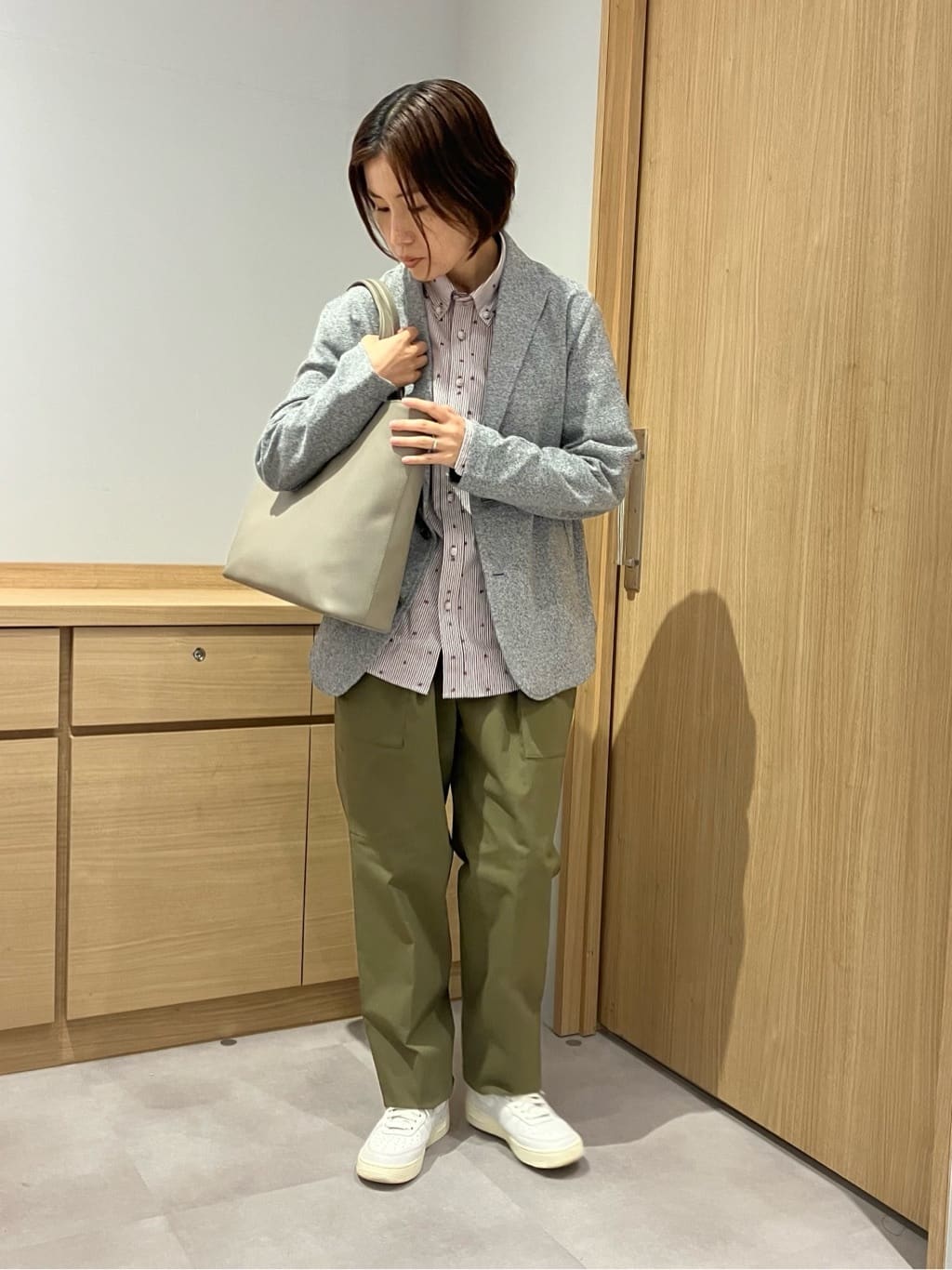 みかさんの「TAKEO KIKUCHI｜ハットモチーフ ジャカード ストライプ シャツ」を使ったコーディネート