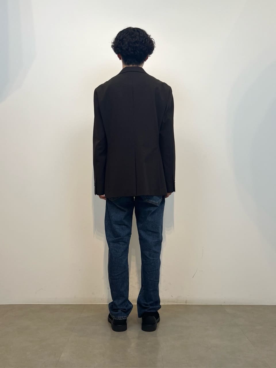 Neoさんの「TAKEO KIKUCHI｜【モンスターストレッチ】日本製 ウォッシュド デニムパンツ」を使ったコーディネート