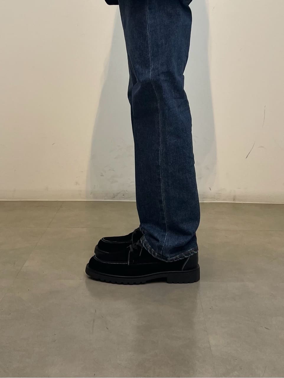 Neoさんの「TAKEO KIKUCHI｜【モンスターストレッチ】日本製 ウォッシュド デニムパンツ」を使ったコーディネート