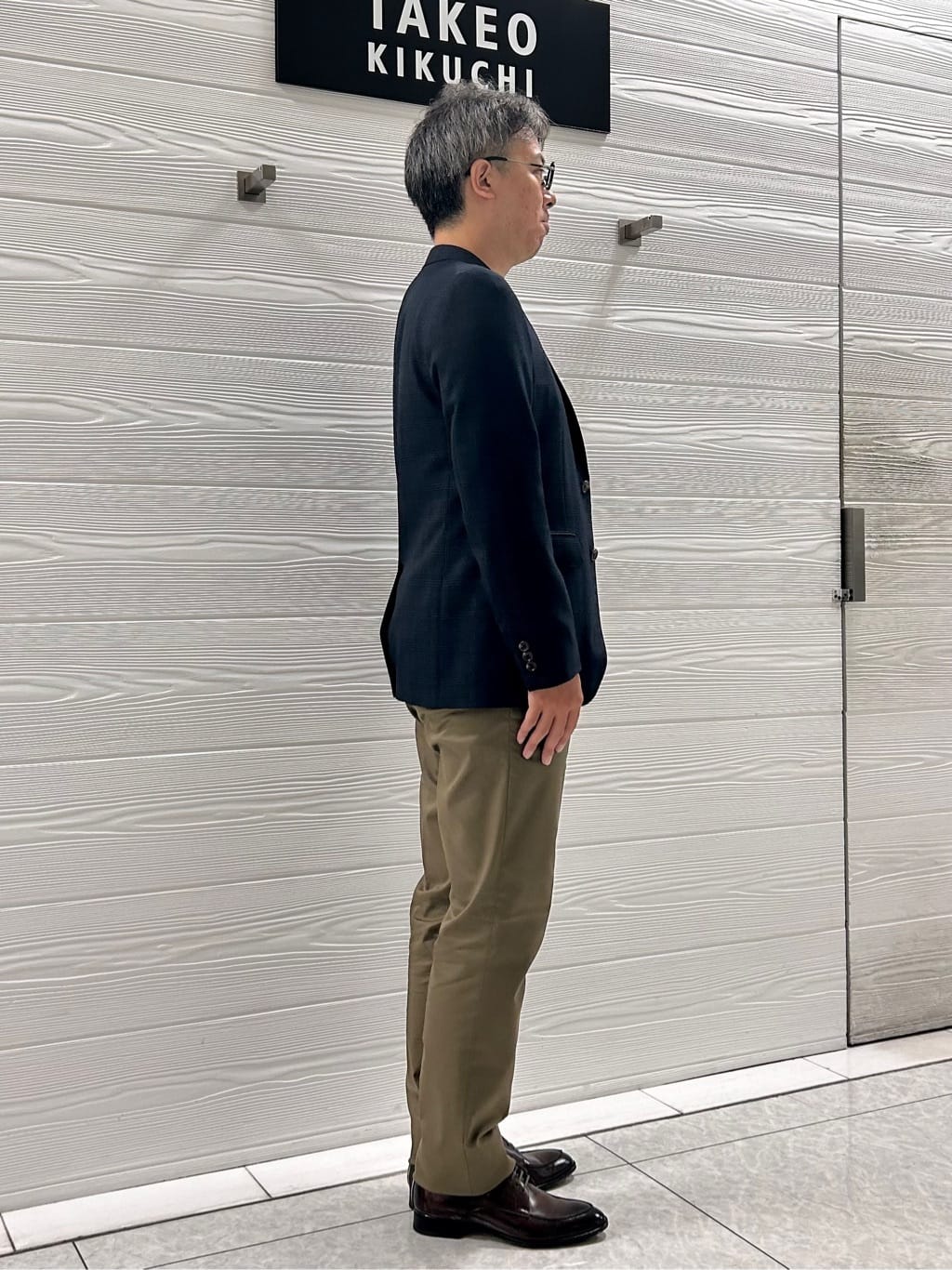 すーさんの「TAKEO KIKUCHI｜【オフィスカジュアル対応】ドレス チノパンツ」を使ったコーディネート