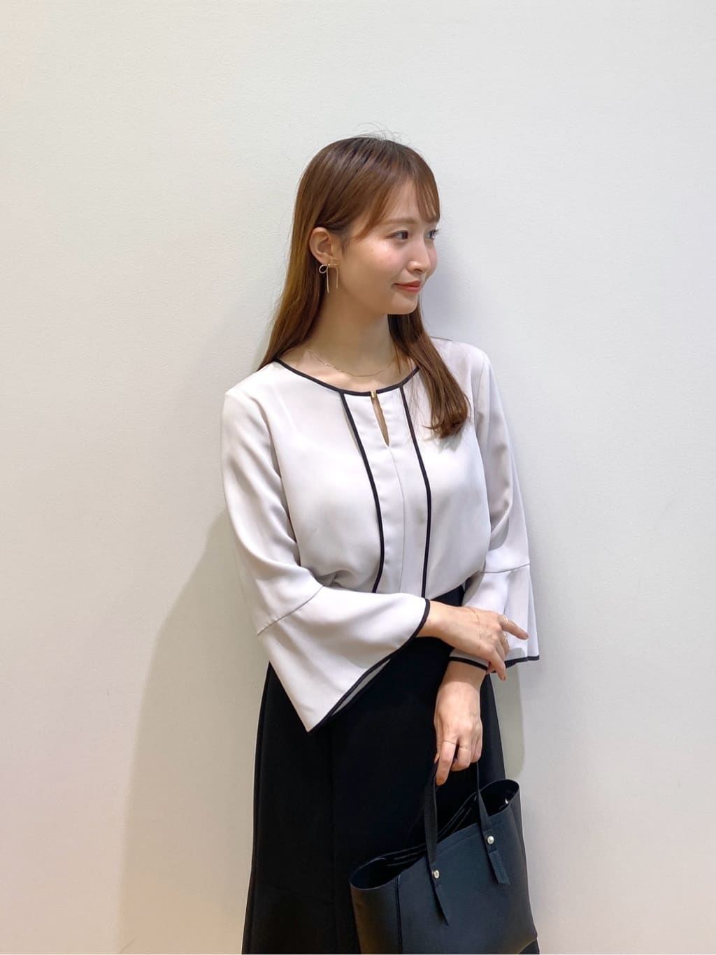 みさかさんの「index｜《5色展開／S-LLサイズ》ストレッチマーメイドスカート／セットアップ対応【洗濯機洗い可／イージーケ」を使ったコーディネート