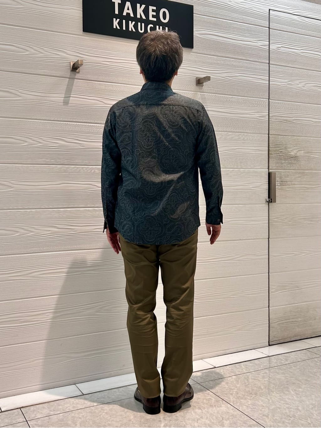すーさんの「TAKEO KIKUCHI｜【オフィスカジュアル対応】ドレス チノパンツ」を使ったコーディネート