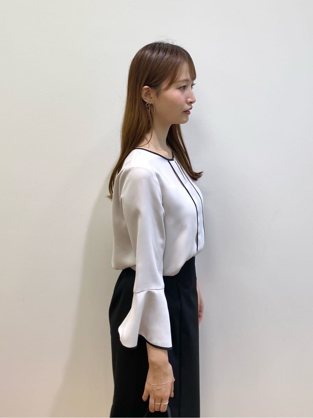 みさかさんの「index｜《5色展開／S-LLサイズ》ストレッチマーメイドスカート／セットアップ対応【洗濯機洗い可／イージーケ」を使ったコーディネート