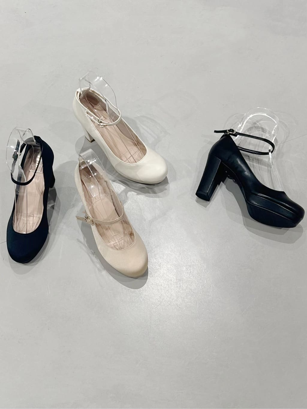 りえさんの「ESPERANZA｜3WAYチャンキーヒールパンプス」を使ったコーディネート